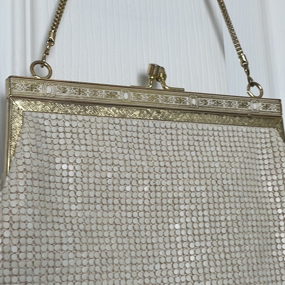 1960-1970’s Hand Made in Hong Kong Evening Bag, Cream - Picture 4 of 16